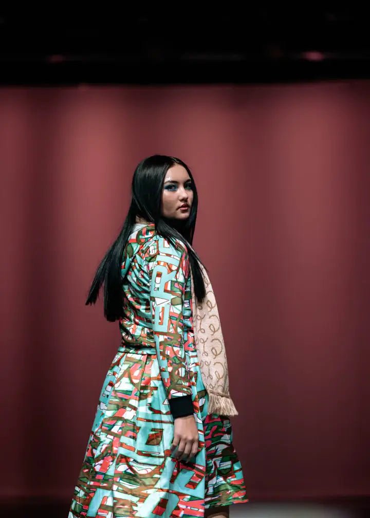 IL Long-Sleeve Crop Hoodie